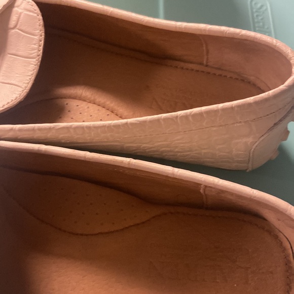 White reptile imprint flats - Picture 3 of 3